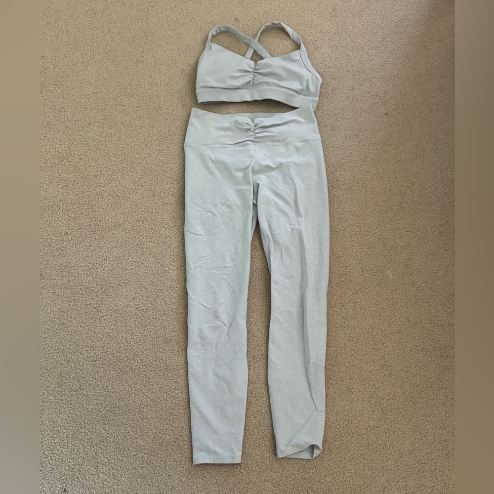 Vuori Light Gray Ruched Legging & Sports Bra Set (barely worn)